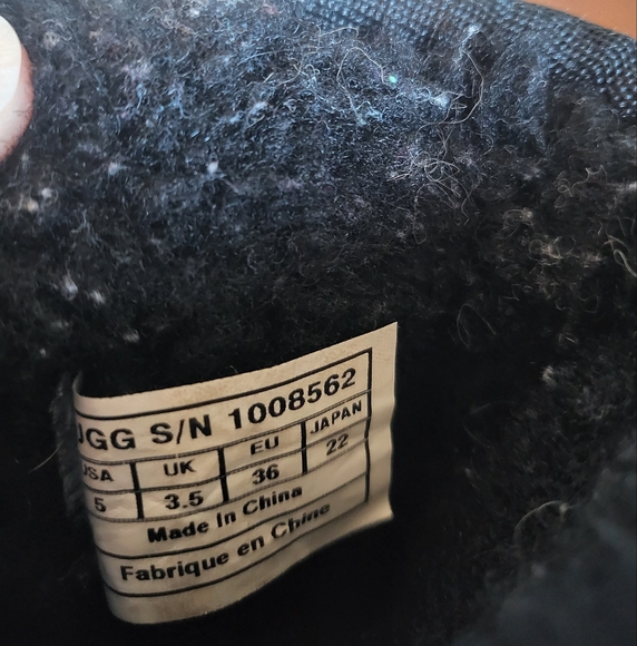 UGG black & gold size 5 booties - Picture 4 of 8